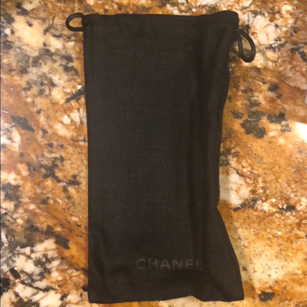 Chanel sunglasses - Picture 7 of 8